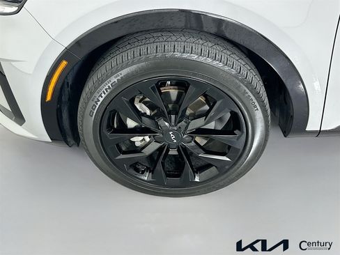 Certified 2023 Kia Sorento SX FWD image 31