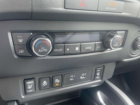 Used 2022 Nissan Frontier SV AWD/4WD image 27