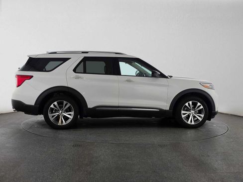 Used 2020 Ford Explorer Platinum w/ Premium Technology Package AWD/4WD image 2