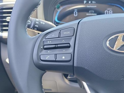 New 2026 Hyundai Venue SEL FWD image 7
