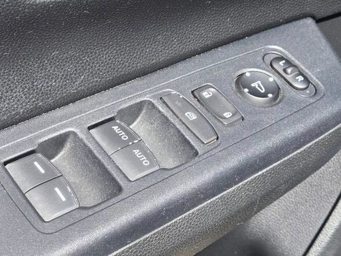 Used 2025 Honda CR-V EX image 16