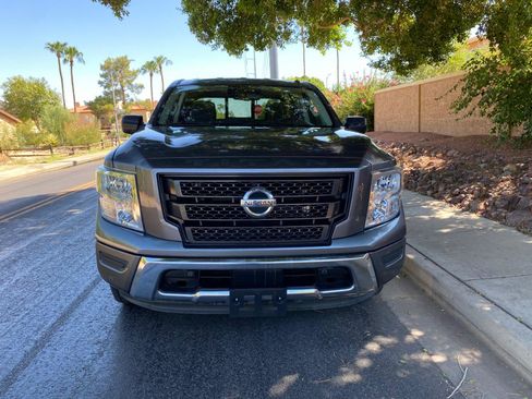 Used 2021 Nissan Titan SV w/ SV Convenience Package RWD image 5