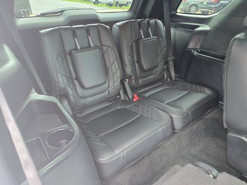 Used 2016 Ford Explorer Platinum AWD/4WD image 22