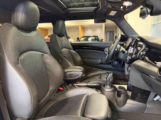 Used 2023 MINI Cooper S w/ Signature Upholstery Package FWD image 19