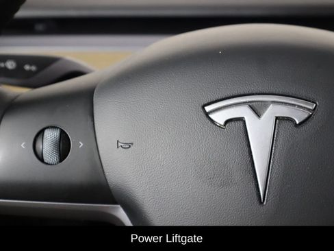 Used 2022 Tesla Model Y Long Range AWD/4WD image 8