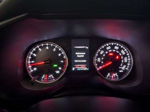 Used 2021 Toyota RAV4 XLE AWD/4WD image 19