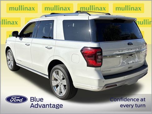 Used 2024 Ford Expedition Platinum image 4