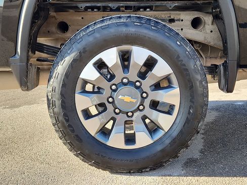 Used 2024 Chevrolet Silverado 2500 Custom w/ Custom Value Package image 12