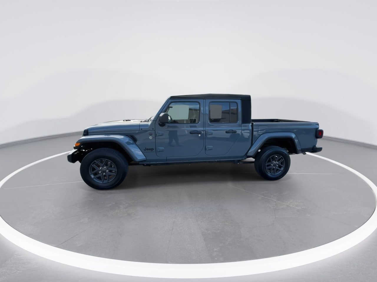 Used 2024 Jeep Gladiator Sport AWD/4WD image 10