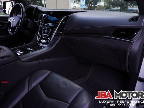 Used 2020 Cadillac Escalade ESV Platinum image 82