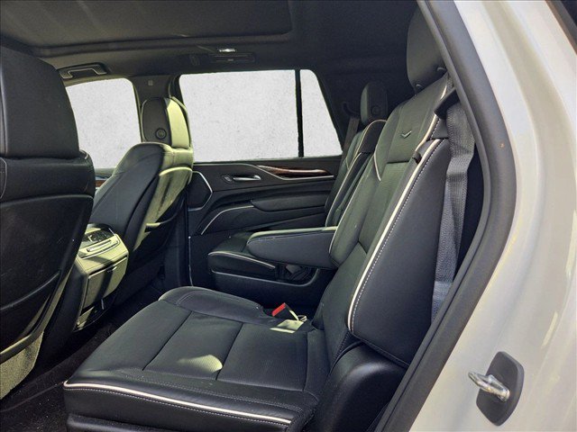Used 2023 Cadillac Escalade Premium Luxury AWD/4WD image 15