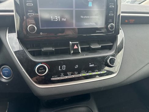 Used 2021 Toyota Corolla LE FWD image 10