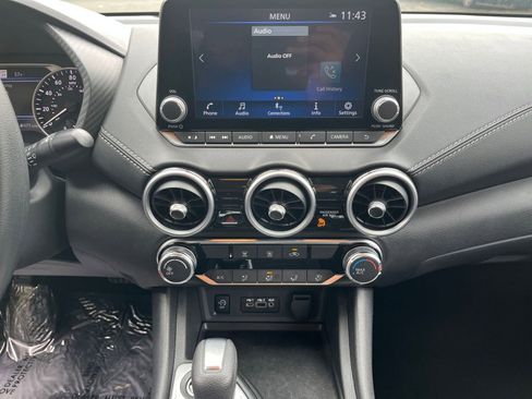 Used 2025 Nissan Sentra SV image 18