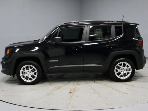 Used 2023 Jeep Renegade Latitude w/ Premium Group AWD/4WD image 8