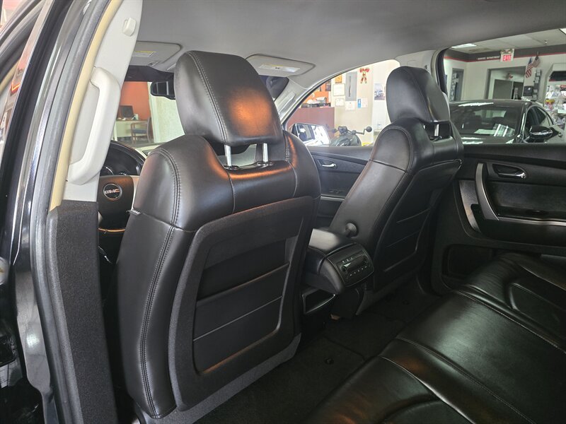 Used 2009 GMC Acadia SLT AWD/4WD image 10