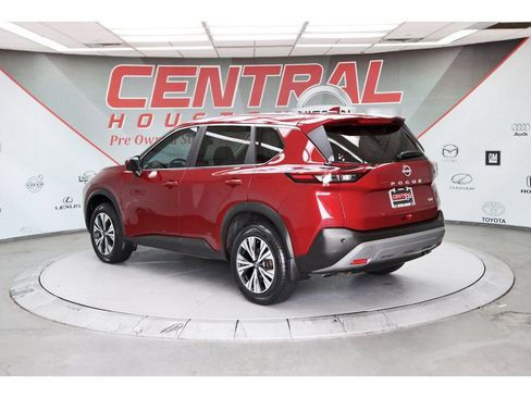 Used 2023 Nissan Rogue SV FWD image 3
