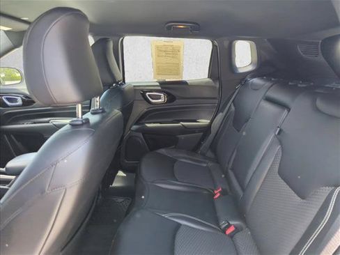 Used 2023 Jeep Compass Latitude w/ Convenience Group AWD/4WD image 16