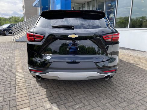Used 2024 Chevrolet Blazer LT w/ Convenience Package FWD image 4