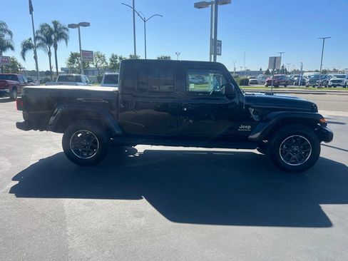 Used 2022 Jeep Gladiator Overland w/ Popular Equipment Package AWD/4WD image 9