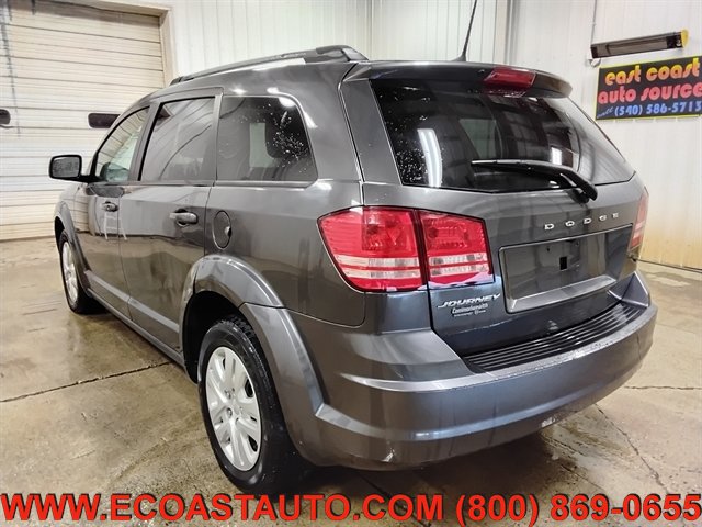 Used 2018 Dodge Journey SE w/ Connectivity Group FWD image 6