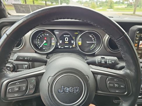Used 2023 Jeep Wrangler Unlimited w/ Cold Weather Group AWD/4WD image 20