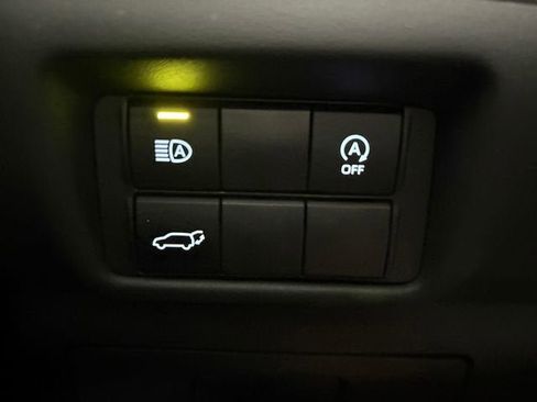 Certified 2025 Toyota Highlander XLE AWD/4WD image 7