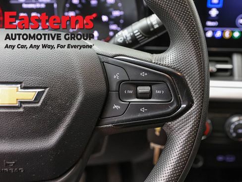 Used 2024 Chevrolet Trax LS FWD image 15