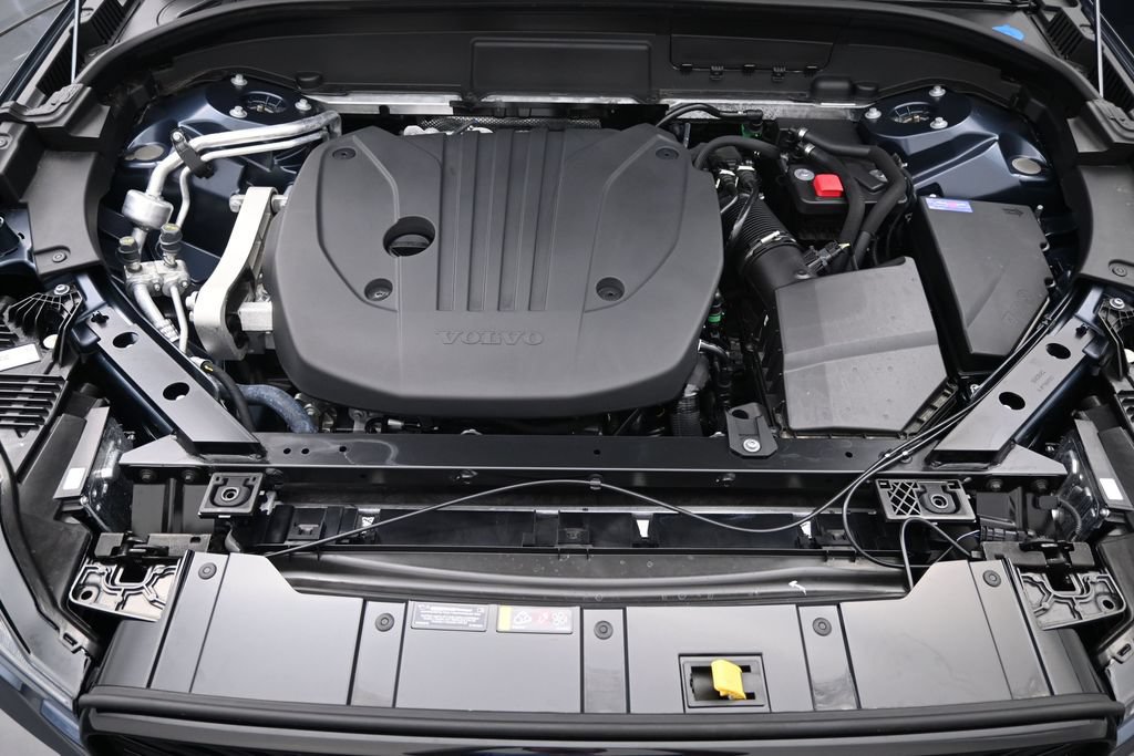 Certified 2026 Volvo XC60 B5 Plus AWD/4WD image 12