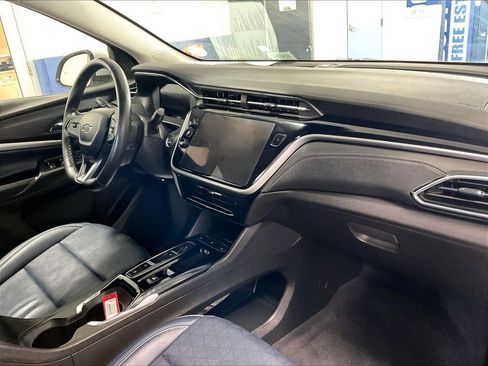 Used 2023 Chevrolet Bolt EUV LT w/ Convenience Package FWD image 14