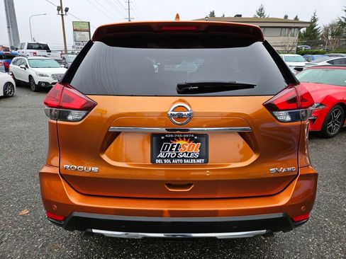 Used 2019 Nissan Rogue SV w/ Sun & Sound Touring Package image 16