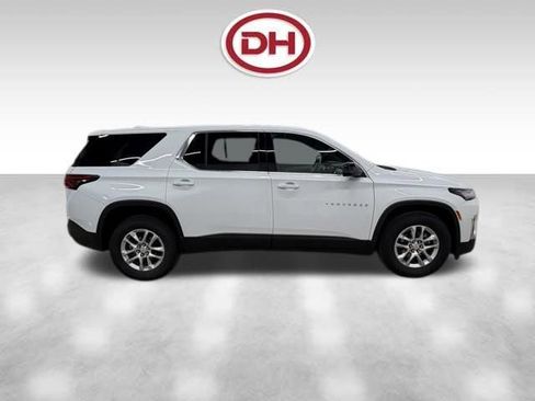 Used 2023 Chevrolet Traverse LS AWD/4WD image 2