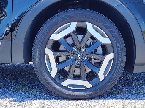 Used 2024 Kia Telluride EX w/ EX Captain's Chair Package AWD/4WD image 12