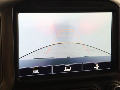 Used 2021 Chevrolet Silverado 1500 LT Trail Boss w/ Convenience Package II image 9