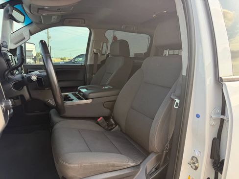 Used 2018 Chevrolet Silverado 1500 LT w/ Texas Edition RWD image 5
