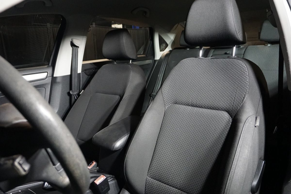 Used 2014 Volkswagen Passat 2.5 S FWD image 10