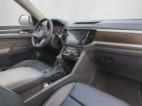 Used 2023 Volkswagen Atlas SE w/ Black Wheel Package image 22