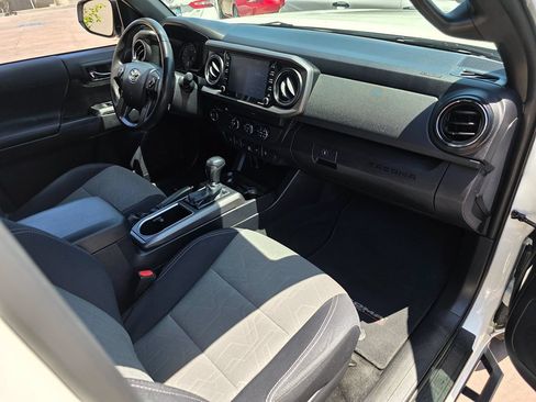 Used 2020 Toyota Tacoma TRD Off-Road w/ Technology Package RWD image 14