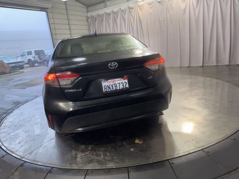 Used 2020 Toyota Corolla LE image 6
