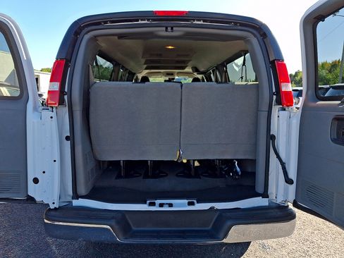Used 2025 GMC Savana 3500 LT w/ LT Preferred Equipment Group RWD image 28