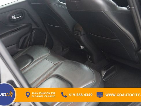 Used 2022 Jeep Renegade Limited image 13