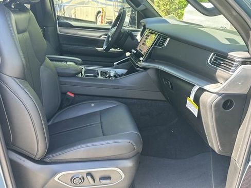 New 2026 Jeep Grand Wagoneer L Limited image 16