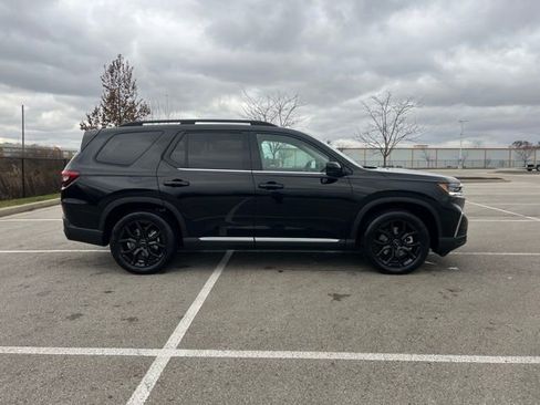 New 2025 Honda Pilot Touring image 10