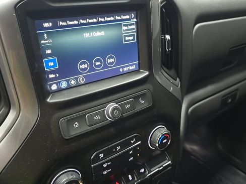 Used 2019 Chevrolet Silverado 1500 Custom w/ Custom Value Package RWD image 11