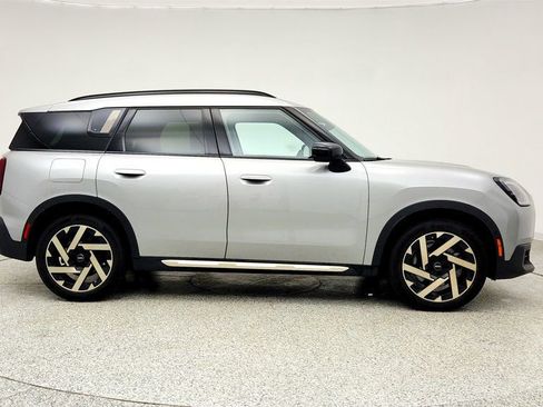 Used 2025 MINI Cooper Countryman S w/ Comfort Package Max image 4