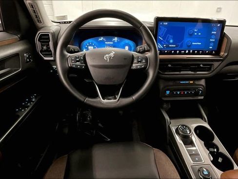 Used 2025 Ford Bronco Sport Outer Banks w/ Outer Banks Tech Package+ AWD/4WD image 6