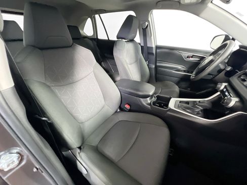 Used 2025 Toyota RAV4 XLE w/ Convenience Package FWD image 30