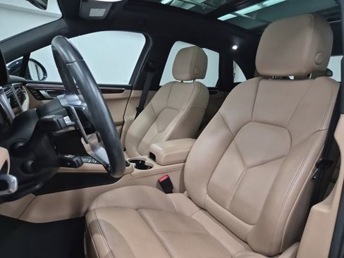 Used 2021 Porsche Macan S image 23