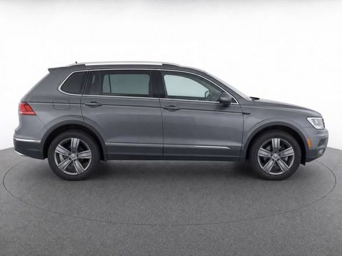 Used 2020 Volkswagen Tiguan SEL w/ Tiguan Two-Row MDO Package AWD/4WD image 4