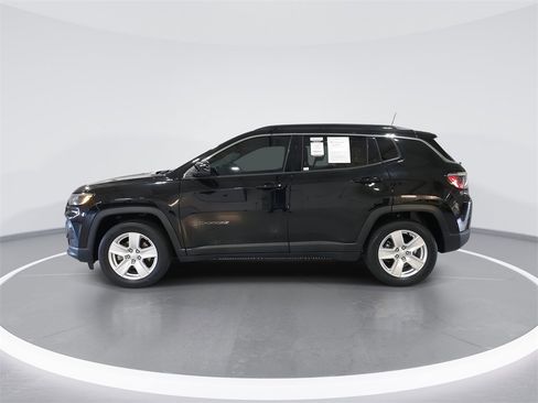 Used 2022 Jeep Compass Latitude image 5