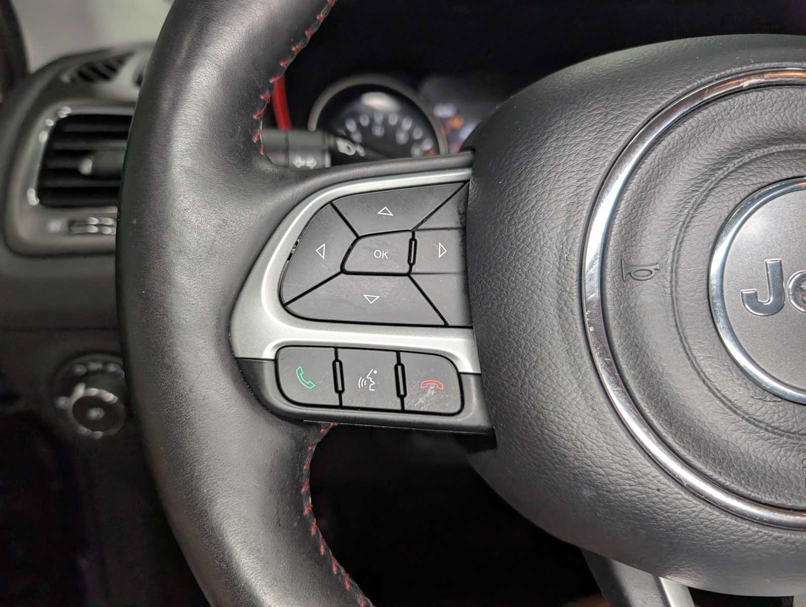 Used 2019 Jeep Compass Trailhawk w/ Cold Weather Group AWD/4WD image 36